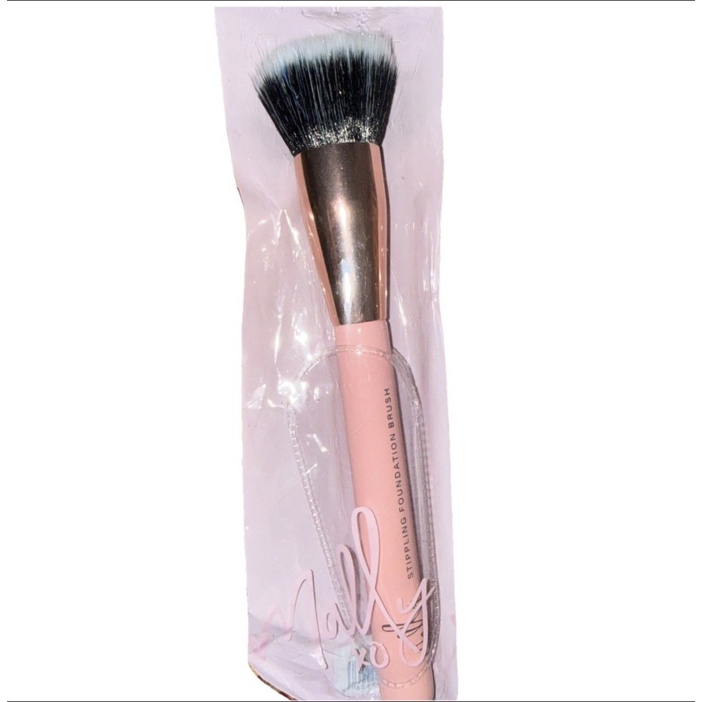 MALLY XO ~ STIPPLING FOUNDATION BRUSH. NIB